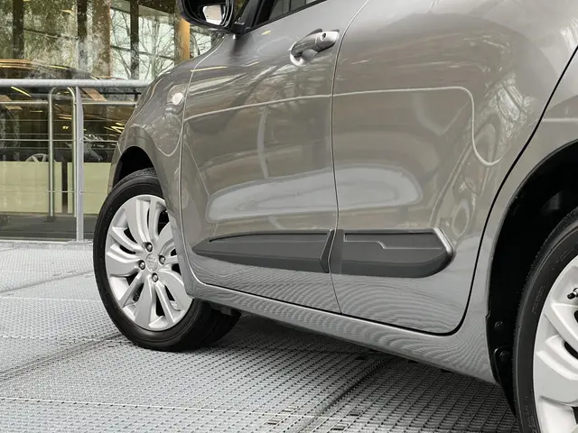 Suzuki Swift 1.2 Select Smart Hybrid 2021 Benzine 14