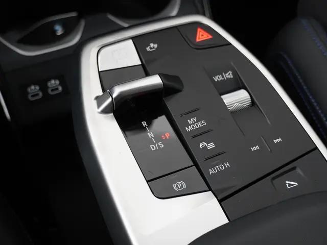 BMW X1 xDrive25e 2025 Hybride Benzine 19