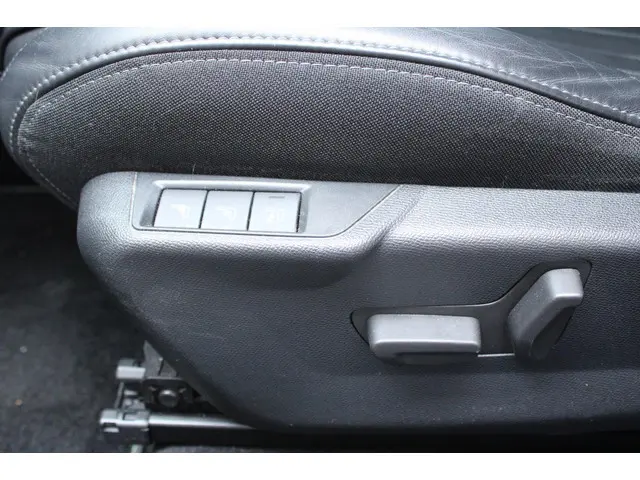 Peugeot 2008 1.2 PureTech GT-Line 2020 Benzine 17