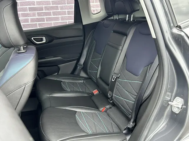 Jeep Compass 1.5T e-Hybrid Limited 2022 Hybride Benzine 18