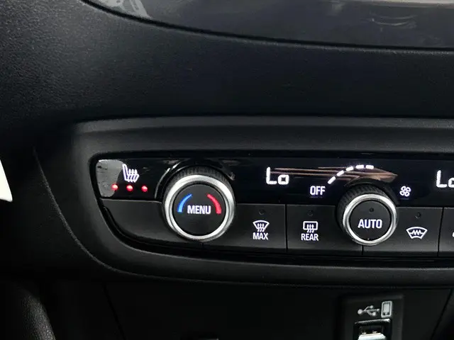 Opel Crossland 1.2 Turbo Elegance 2024 Benzine 10