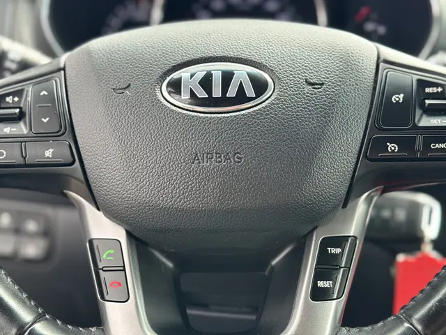 Kia Rio 1.2 CVVT World Cup Edition 2014 Benzine 37