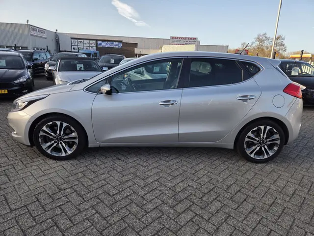 Kia cee'd 1.6 GDI Super Pack/vol opties 2014 Benzine 6