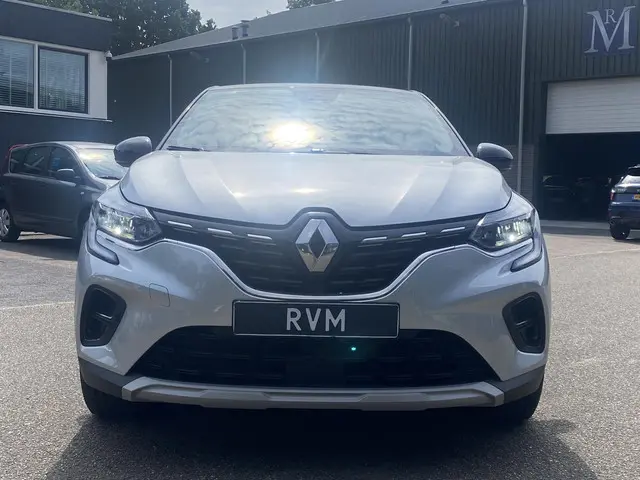 Renault Captur Techno 2023 Hybride Benzine 2