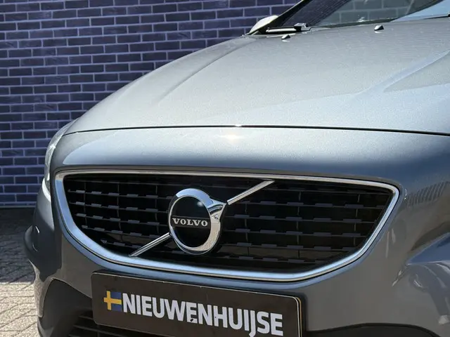 Volvo V40 2.0 D2 R-Design 2017 Diesel 14