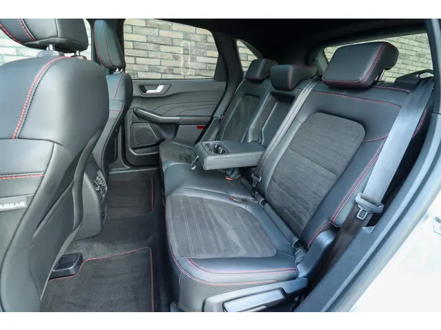 Ford Kuga 2.5 PHEV ST-Line X 2023 Hybride Benzine 10