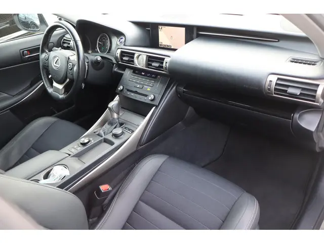 Lexus IS 300h Hybrid Sport Edition 2015 Hybride Benzine 6