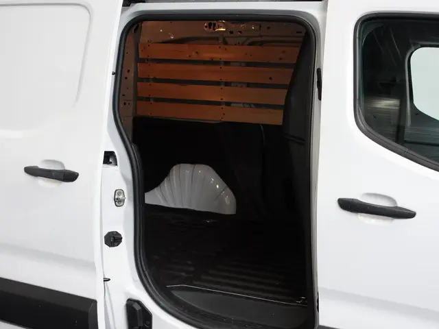 Opel Combo 102pk L1H1 2023 Diesel 41