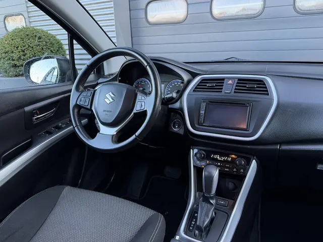 Suzuki S-Cross SX4 1.6 Exclusive 2015 Benzine 3