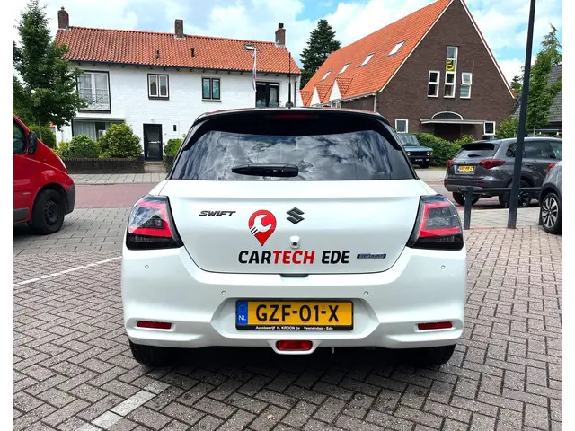 Suzuki Swift 1.2 Style Smart Hybrid DEMO 2025 Benzine 4