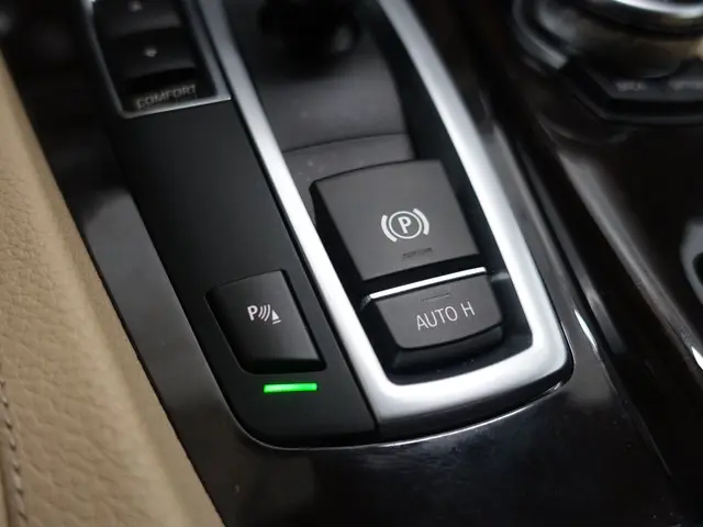 BMW 5 Serie 528i High Executive Iuxury Aut- 2014 Benzine 21