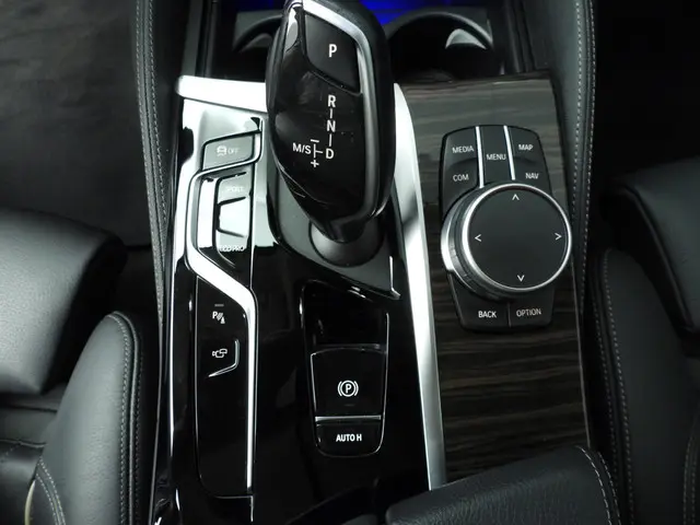 BMW 5 Serie Sedan 520i 2021 Benzine 16