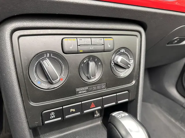 Volkswagen Beetle Cabriolet 1.2 TSI Design 2015 Benzine 10