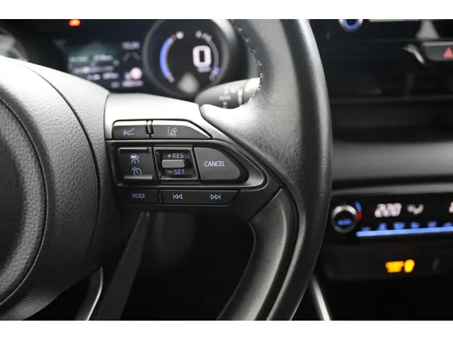 Toyota Yaris 1.5 Hybrid Dynamic 2022 Hybride Benzine 21