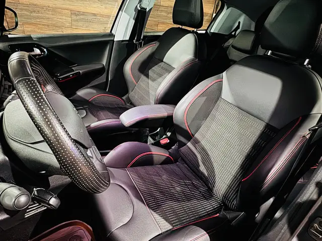 Peugeot 208 1.2 PureTech GT-Line 2019 Benzine 30