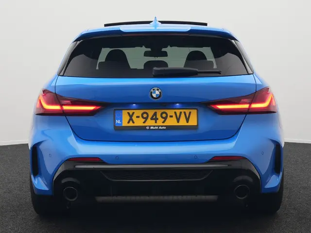BMW 1 Serie M135i xDrive 306pk Dealer O.H 2021 Benzine 19