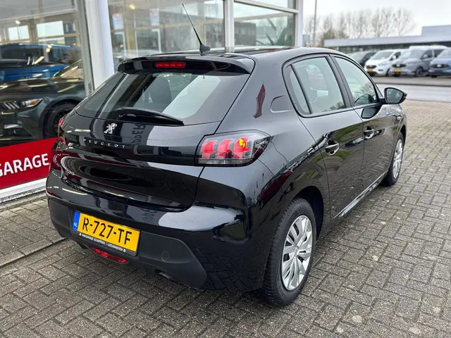 Peugeot 208 1.2 PureTech Active 2022 Benzine 3