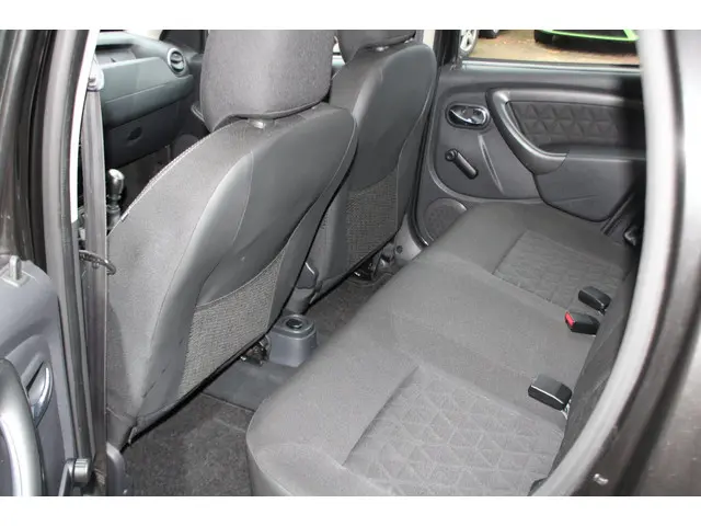 Dacia Duster 1.2 TCe 4x2 Lauréate 2014 Benzine 9