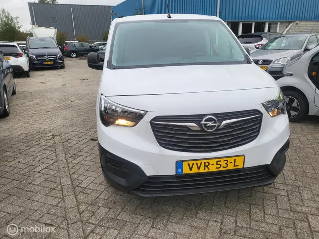 Opel Combo 1.2 PureTech 110 S&S L2 2023 Benzine 12