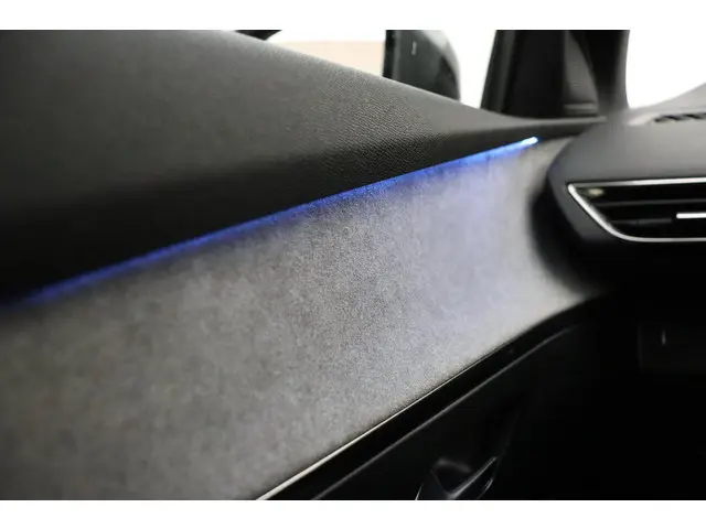 Peugeot 5008 1.2 Turbo GT 2023 Benzine 33