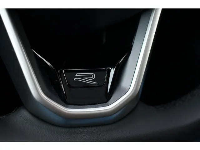 Volkswagen Golf Variant 1.5 eTSI R-Line 2021 Benzine 57