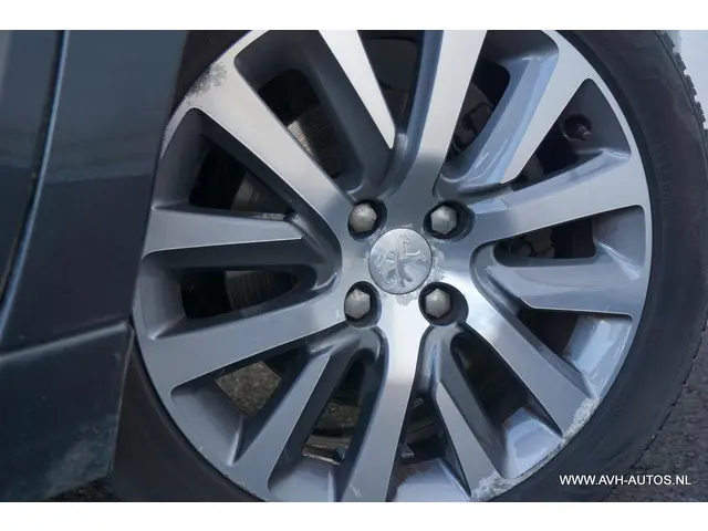 Peugeot 5008 1.6 THP Allure 5 - persoons! 2015 Benzine 10