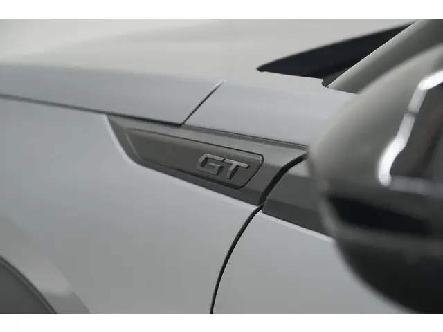 Peugeot 2008 Hybrid 136 e-DSC6 GT 2024 Hybride Benzine 20