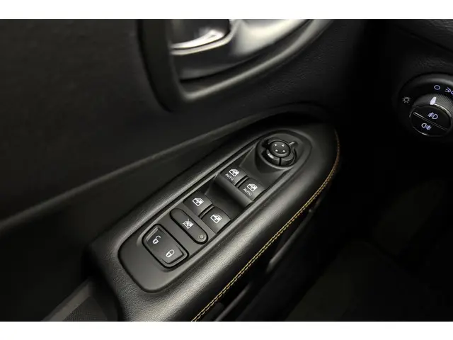 Jeep Compass 1.4 MultiAir Limited 4x4 2018 Benzine 18