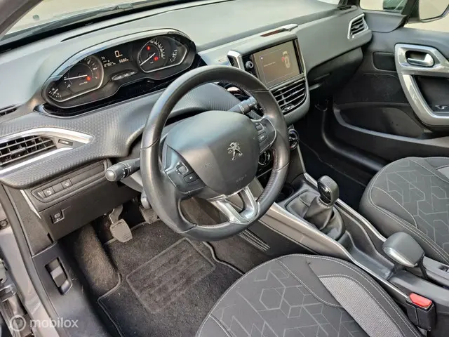 Peugeot 2008 1.2 PureTech Blue Lion 2018 Benzine 19