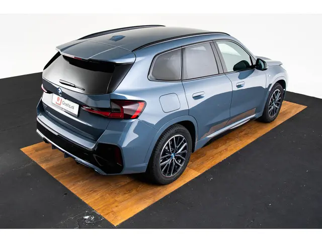 BMW iX1 xDrive30 Launch Edition 67 kWh 2023 Elektrisch 11