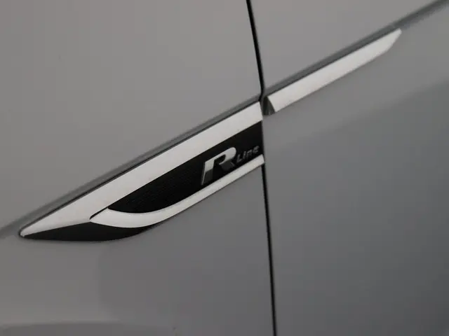 Volkswagen T-Roc 1.5 TSI Sport Business R 2021 Benzine 25