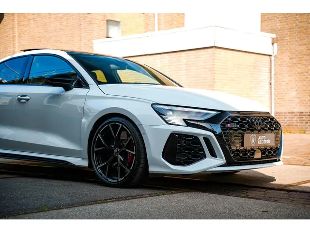 Audi RS3 Limousine 2.5 TFSI RS 3 quattro 2023 Benzine 7