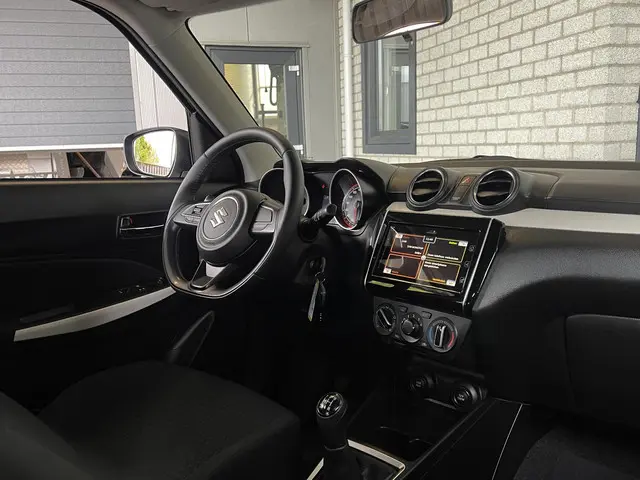 Suzuki Swift 1.0 Select 2019 Benzine 23