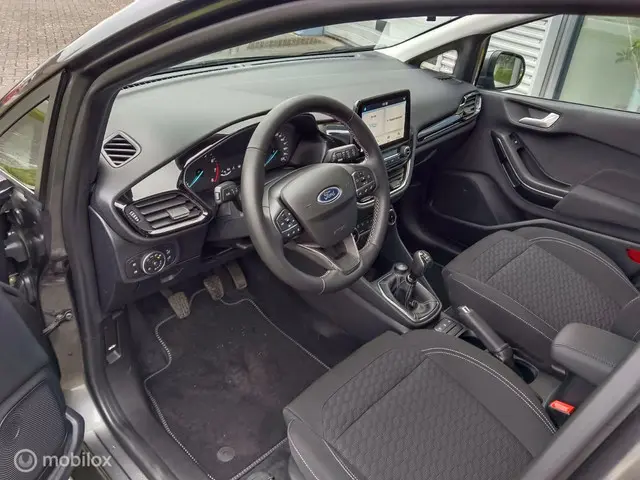 Ford Fiesta 1.0 EcoBoost Titanium trekhaak 2023 Benzine 4