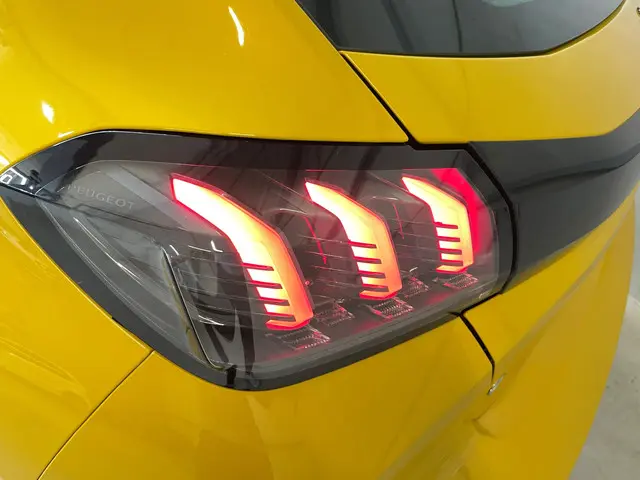 Peugeot 208 1.2 Turbo Allure 102 PK 2020 Benzine 9