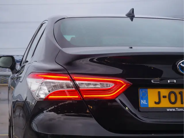 Toyota Camry 2.5 Hybrid Premium 2020 Hybride Benzine 8