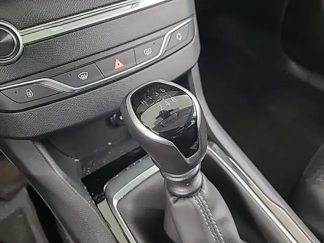 Peugeot 308 1.2 PureTech Executive 2020 Benzine 11