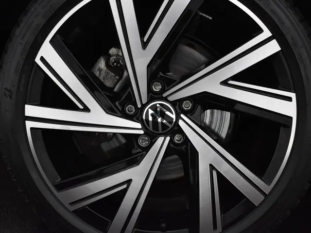 Volkswagen Golf 1.5 eTSI 150pk DSG R-Line 2023 Benzine 41