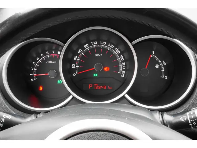 Kia Venga 1.6 CVVT AUTOMAAT PANO 2015 Benzine 12