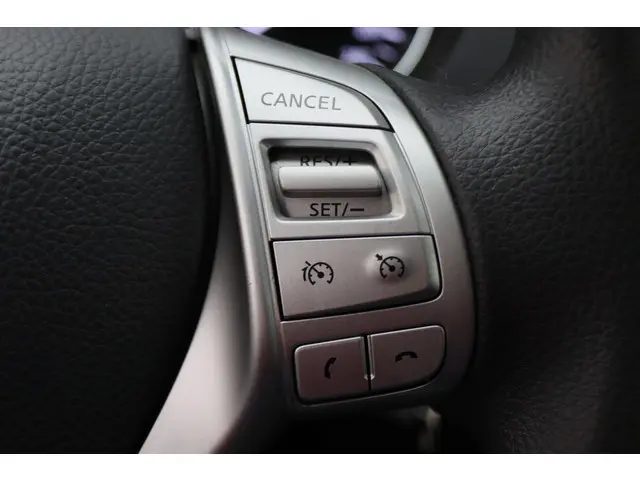 Nissan QASHQAI 1.2 Visia 2014 Benzine 35