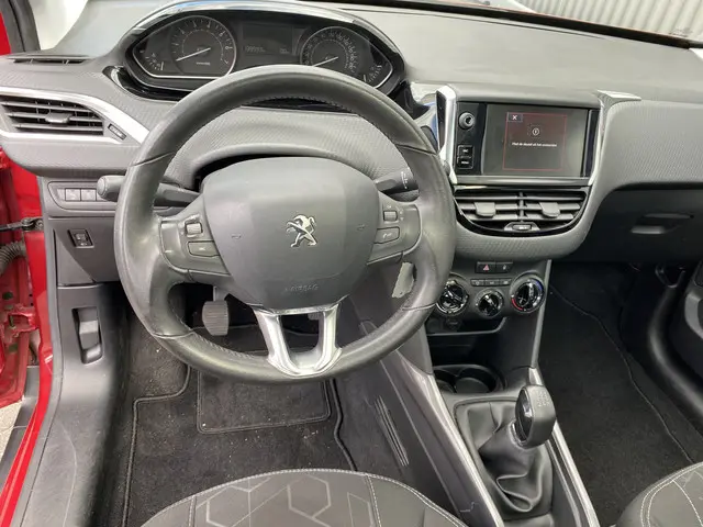 Peugeot 2008 1.2 PureTech Blue Lion 2017 Benzine 4