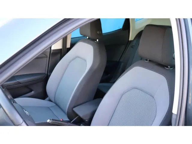 SEAT Arona 1.0 TSI Style Business Intense 2019 Benzine 4