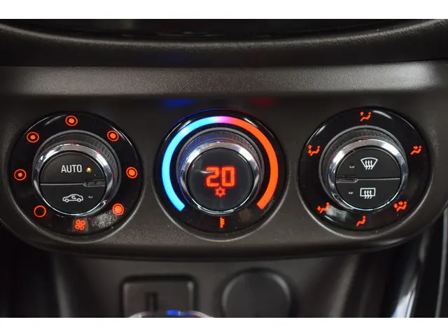 Opel Corsa 1.4 Automaat Online Edition 2019 Benzine 22