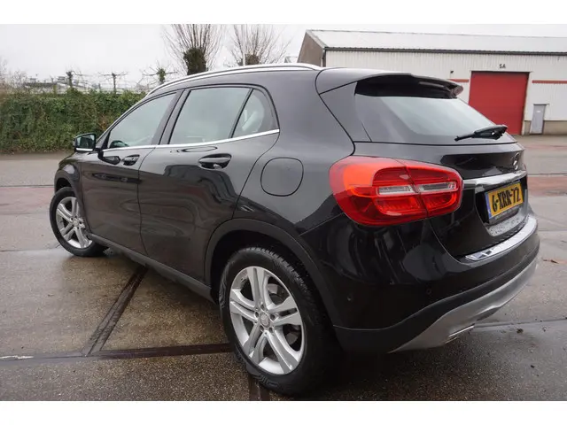Mercedes-Benz GLA 200 Ambition 2014 Benzine 26