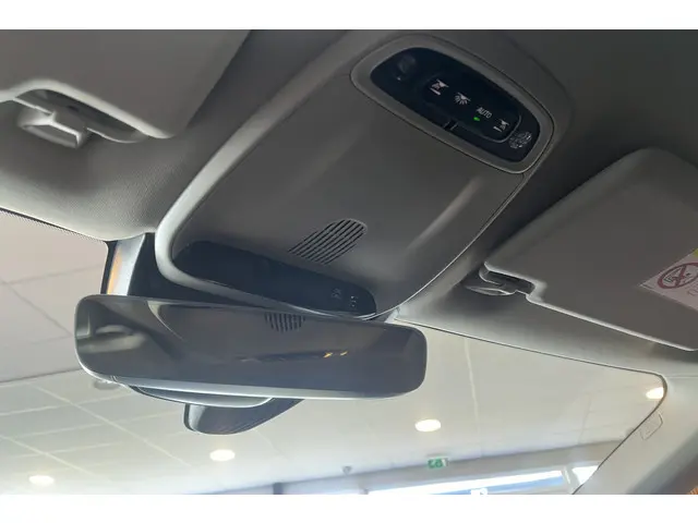 Volvo V40 T2 Polar+ Automaat 2019 Benzine 34