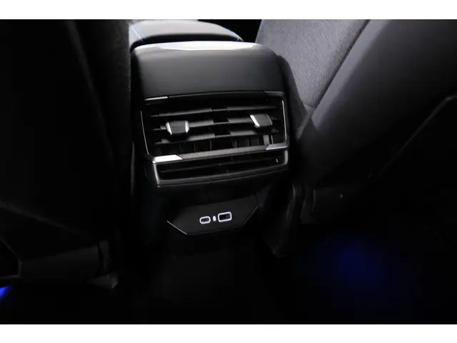 Lynk & Co 01 1.5 2023 Hybride Benzine 27