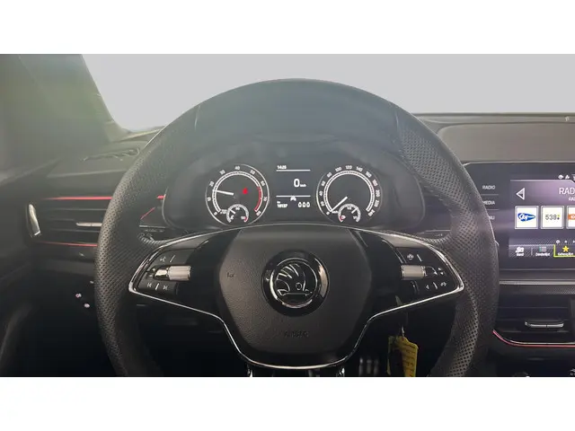 Škoda Kamiq 1.0 TSI Sport Business 2023 Benzine 19