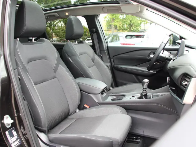 Nissan QASHQAI 1.3 MHEV N-Connecta 2023 Benzine 9