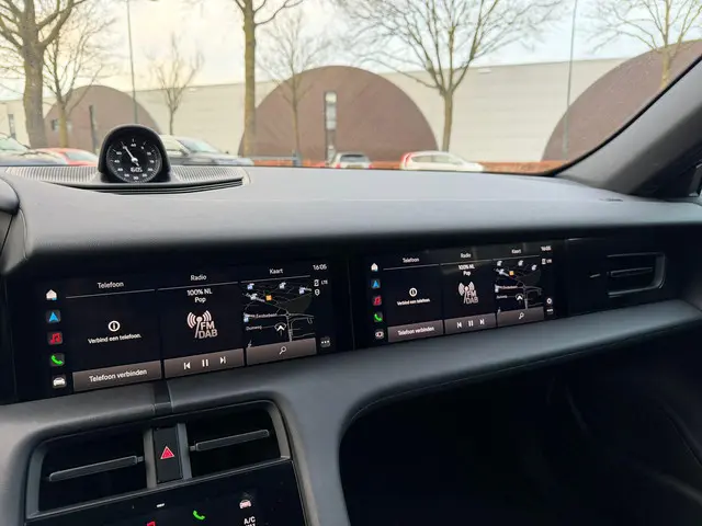 Porsche Taycan Performance 84 kWh 2023 Elektrisch 21