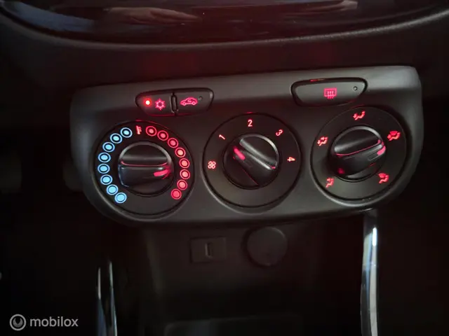 Opel ADAM 1.4 Slam Black Favourite 2015 Benzine 18